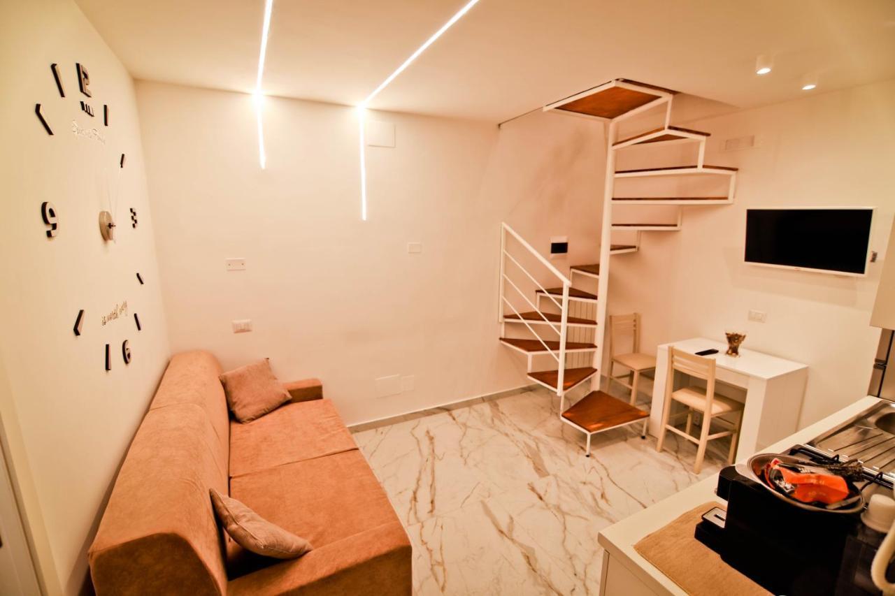 Casa Vacanze Mergellina 84 Chiaia, Stadio Maradona Lungomarecaracciolo 那不勒斯 外观 照片