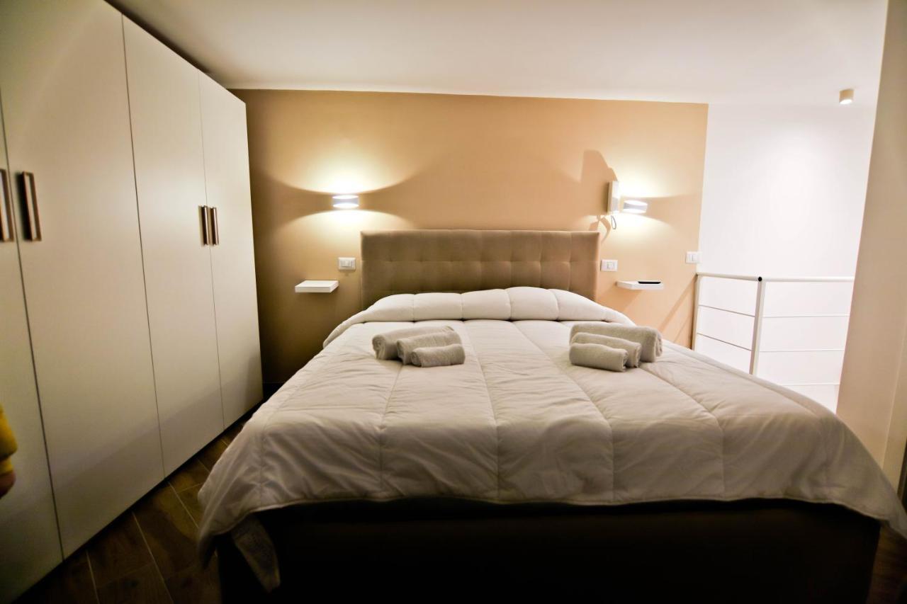 Casa Vacanze Mergellina 84 Chiaia, Stadio Maradona Lungomarecaracciolo 那不勒斯 外观 照片